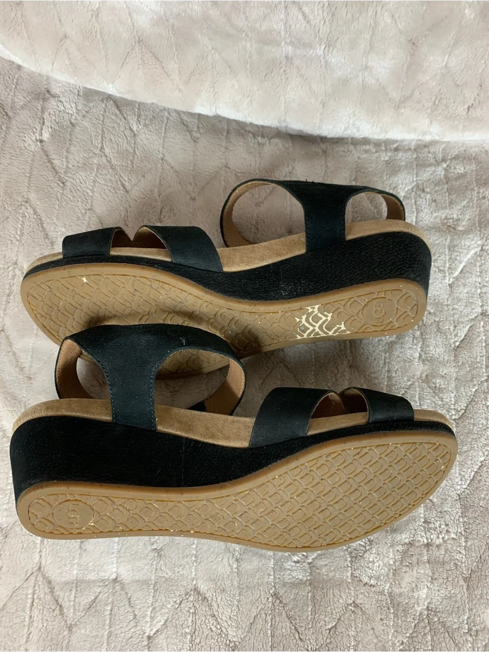 Women's Ugg Black Veva Leather Low Wedge Ankle Strap Open Toe Sandals Size 10
